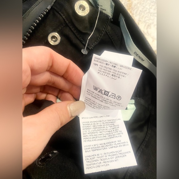 🔥NEW🔥STUNNING!!! OFF-WHITE Denim Label “WOMAN” Black Denim with Embroidered - Picture 6 of 14